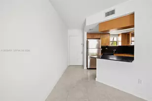 8373 Lake Dr, Doral, FL 33166 - Photo 12