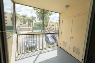 8373 Lake Dr, Doral, FL 33166 - Photo 28