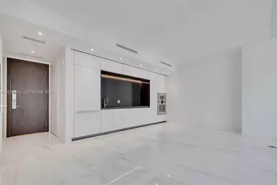 300 Biscayne Boulevard Way #3008W, Miami, FL 33131 - Photo 4