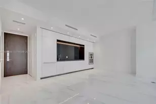 300 Biscayne Blvd Way, Miami, FL 33131 - Photo 4