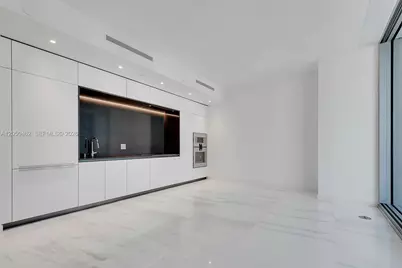 300 Biscayne Boulevard Way #3008W, Miami, FL 33131 - Photo 4