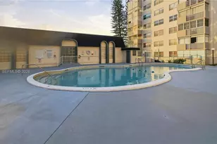 16450 Miami Dr, North Miami Beach, FL 33162 - Photo 28