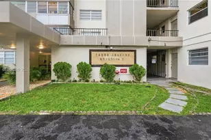 16450 Miami Dr, North Miami Beach, FL 33162 - Photo 2