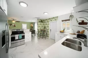 810 NW 21st Ct, Miami, FL 33125 - Photo 14