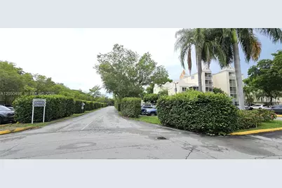 8205 Lake Dr #101, Doral, FL 33166 - Photo 14