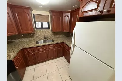 5 Olive Dr #12, Hialeah, FL 33010 - Photo 2