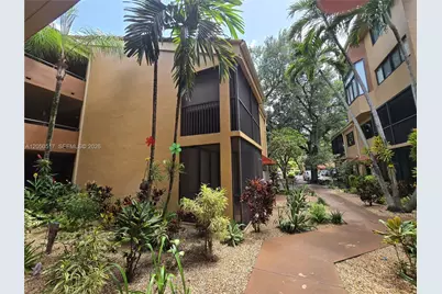 15545 N Miami Lakeway N #211, Miami Lakes, FL 33014 - Photo 2