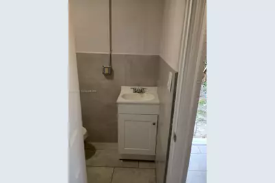 1241 W Dr Martin Luther King Jr Blvd W #4, Belle Glade, FL 33430 - Photo 8