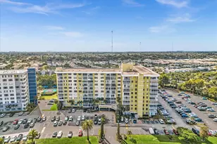 4400 Hillcrest Dr, Hollywood, FL 33021 - Photo 2