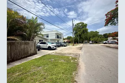 1053 NE 128th St, North Miami, FL 33161 - Photo 24