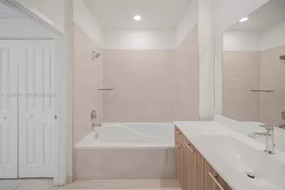 8265 NW 41st St #C-202, Doral, FL 33166 - Photo 16
