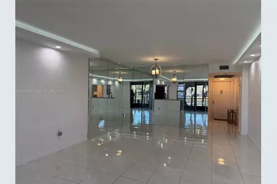 1101 Colony Point Cir #102, Pembroke Pines, FL 33026 - Photo 4