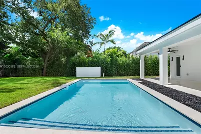 7107 SW 63rd Ave, South Miami, FL 33143 - Photo 8