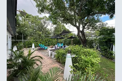 12685 NW Miami Ct, North Miami, FL 33168 - Photo 36