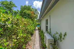 12685 NW Miami Ct, North Miami, FL 33168 - Photo 28