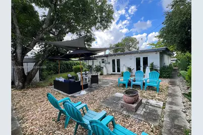 12685 NW Miami Ct, North Miami, FL 33168 - Photo 40