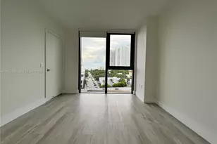 121 NE 34th St, Miami, FL 33137 - Photo 8