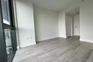 121 NE 34th St, Miami, FL 33137 - Photo 10