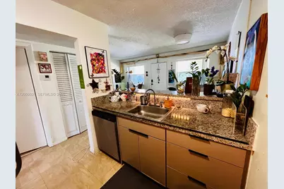 520 NE 38th St #15, Miami, FL 33137 - Photo 12