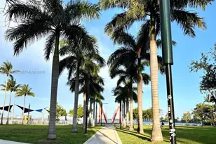 520 NE 38th St, Miami, FL 33137 - Photo 22
