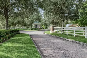 520 Caroline Dr, Vero Beach, FL 32968 - Photo 2