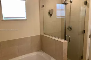 18451 NE 27th Pl, Aventura, FL 33160 - Photo 4