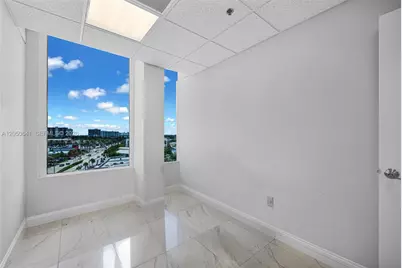 12550 Biscayne Blvd, North Miami, FL 33181 - Photo 48