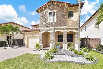 8910 NW 98th Ct, Doral, FL 33178 - Photo 2