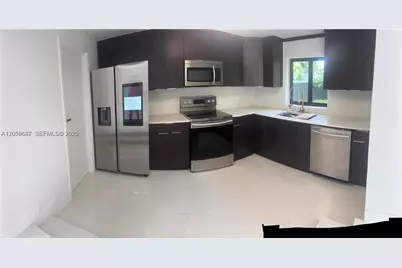 15725 NE 11th Ct, North Miami Beach, FL 33162 - Photo 2