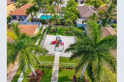 1273 NW 192nd Ter, Pembroke Pines, FL 33029 - Photo 70