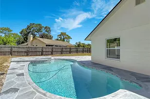 10813 Roundview Ln, Tampa, FL 33624 - Photo 48