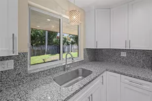 8431 Pasadena Blvd, Pembroke Pines, FL 33024 - Photo 12