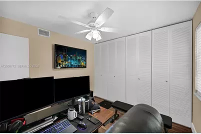 11290 NW 14th Ct, Pembroke Pines, FL 33026 - Photo 34