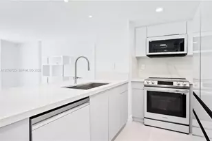 540 Brickell Key Dr, Miami, FL 33131 - Photo 4