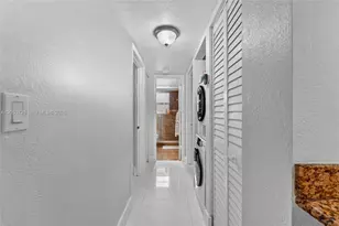 6195 W 18th Ave, Hialeah, FL 33012 - Photo 14