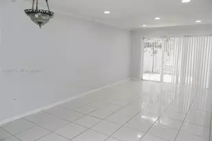 899 Crystal Lake Dr, Deerfield Beach, FL 33064 - Photo 4