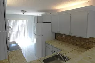 899 Crystal Lake Dr, Deerfield Beach, FL 33064 - Photo 4