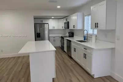 11952 SW 176th Ter, Miami, FL 33177 - Photo 2