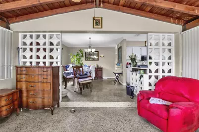 1052 NW 25th Ave, Miami, FL 33125 - Photo 24