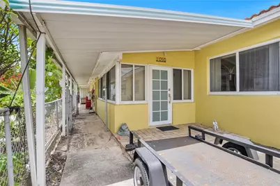 1052 NW 25th Ave, Miami, FL 33125 - Photo 4