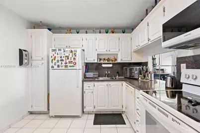 6900 Bay Dr #5C, Miami Beach, FL 33141 - Photo 6