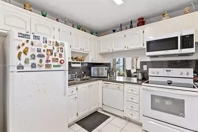 6900 Bay Dr #5C, Miami Beach, FL 33141 - Photo 4