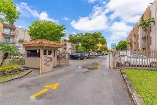 4715 NW 7th St, Miami, FL 33126 - Photo 18