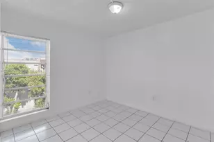 4715 NW 7th St, Miami, FL 33126 - Photo 10