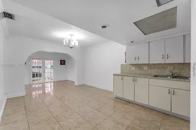 10873 NW 1st Ln #10873, Miami, FL 33172 - Photo 8