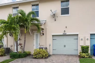 3944 Poinciana Ln #3944, Hollywood, FL 33021 - Photo 6
