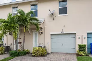 3944 Poinciana Ln, Hollywood, FL 33021 - Photo 6