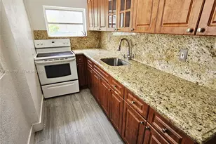 464 E 13th St, Hialeah, FL 33010 - Photo 6