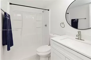 2530 W 67th Pl, Hialeah, FL 33016 - Photo 16
