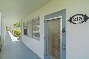 213 N Oakridge N, Deerfield Beach, FL 33442 - Photo 10